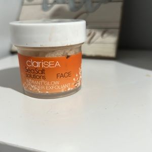Clarisea sea salt face scrub